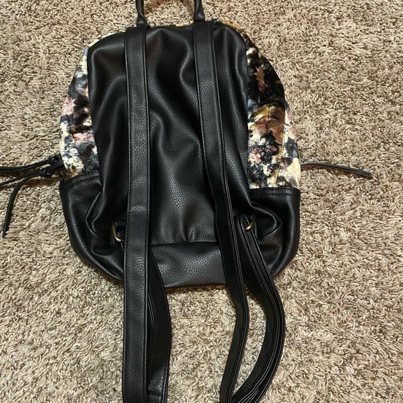 small backpack - Picture 2 of 4